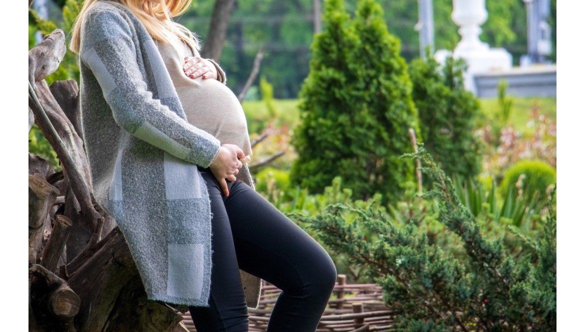 5 ubrań, które każda Przyszła Mama powinna mieć w szafie!